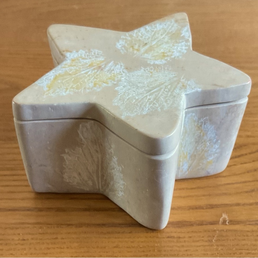 VTG Hand Carved Star Soapstone Trinket Box, Genuine Besmo Kenya, EUC